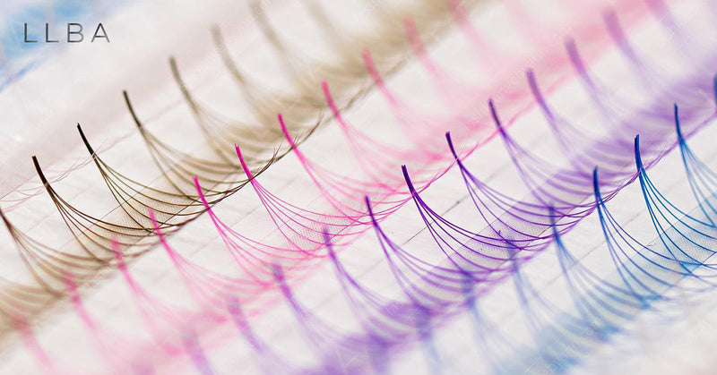 Les types d'extensions de cils en couleur