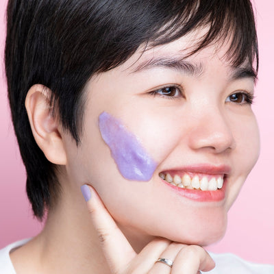 Hydro Gel Mask 250g - Lavender on a model