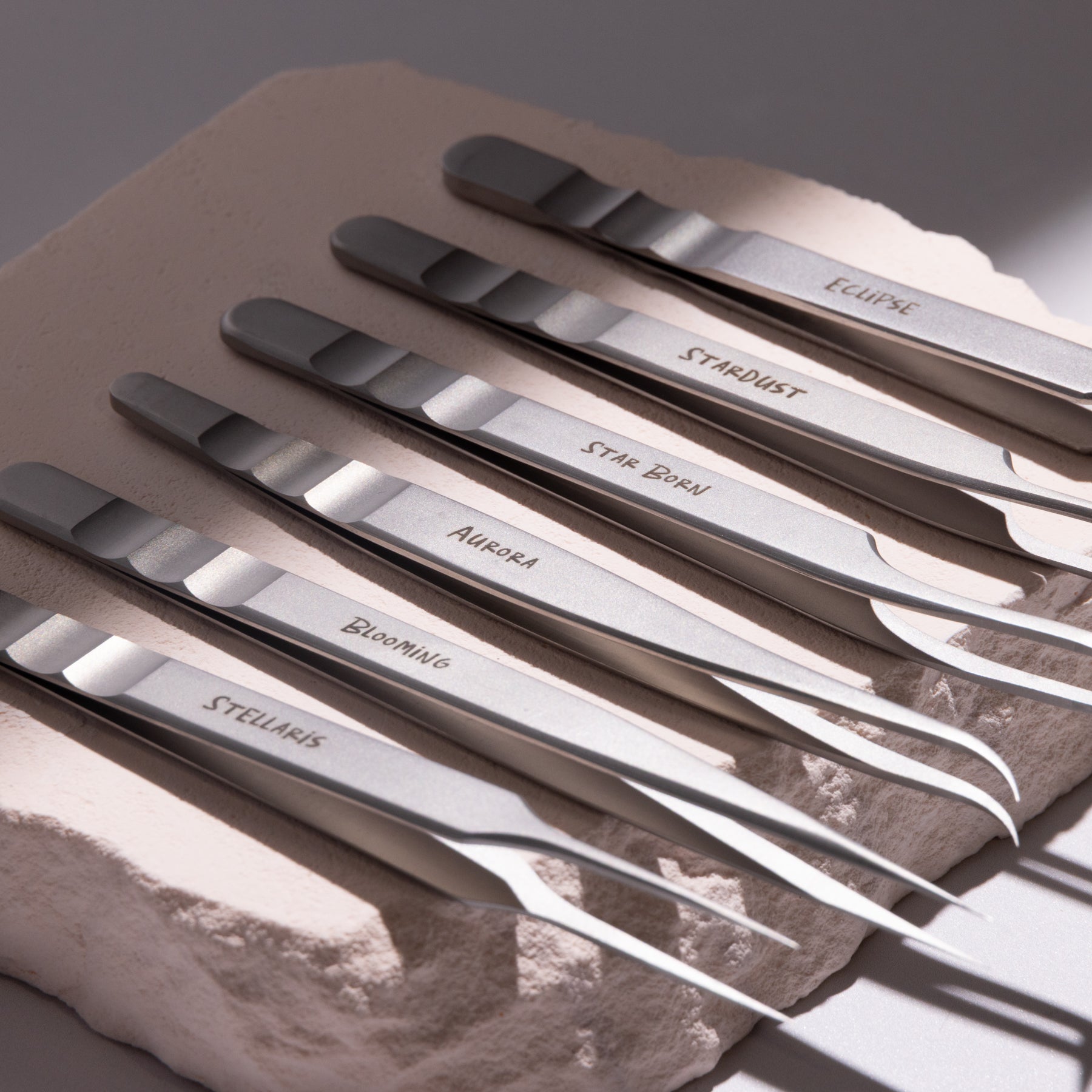 Aurora Fine-Tipped Tweezer – Precision Lash Tool for Anime Spikes | Curacoro