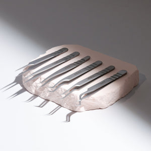 Blooming Straight Isolation Tweezer – Classic Lash Tool | Curacoro