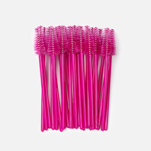 Brosse mascara rose en forme de goutte