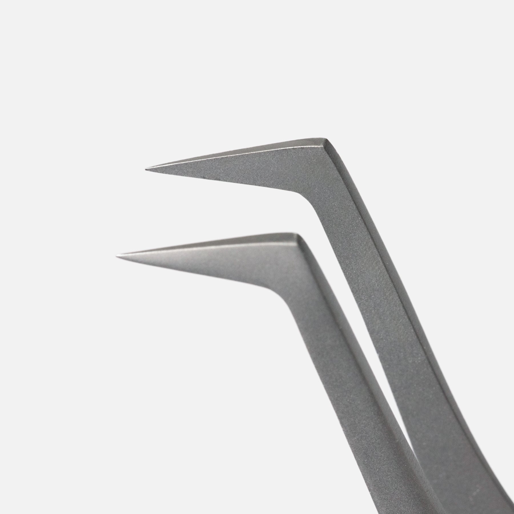 StarBorn L-Shaped Tweezer – Textured Volume Lash Tool | Curacoro